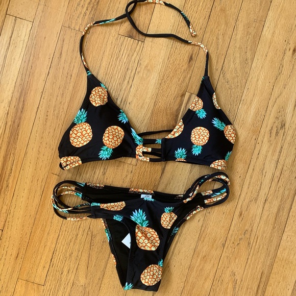 Pineapple bikini - Picture 2 of 3